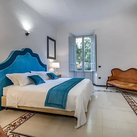Apartment Yid Five Luxury Suites Apt With Secret Garden