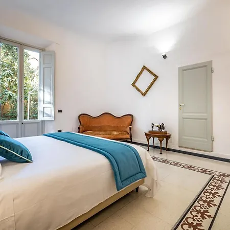 Apartment Yid Five Luxury Suites Apt With Secret Garden