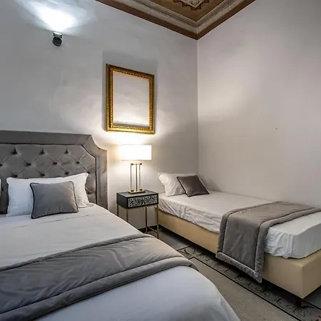 Yid Five Luxury Suites Apt With Secret Garden Florence