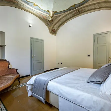 Yid Five Luxury Suites Apt With Secret Garden Florence