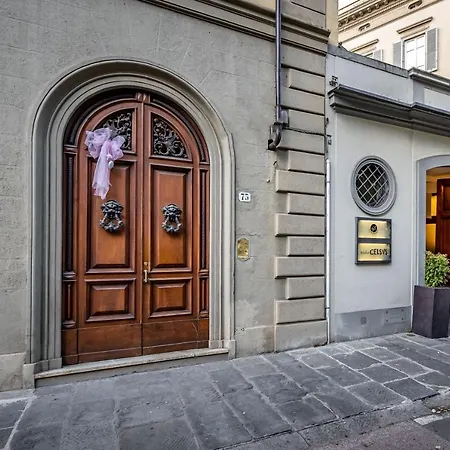 Yid Five Luxury Suites Apt With Secret Garden Florence