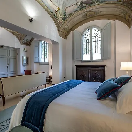 Yid Five Luxury Suites Apt With Secret Garden