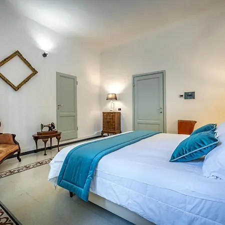 Apartment Yid Five Luxury Suites Apt With Secret Garden