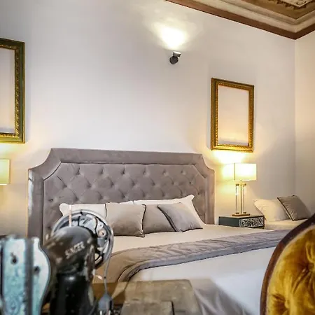 Yid Five Luxury Suites Apt With Secret Garden Apartment *