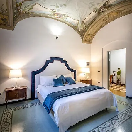 Yid Five Luxury Suites Apt With Secret Garden Apartment Florence